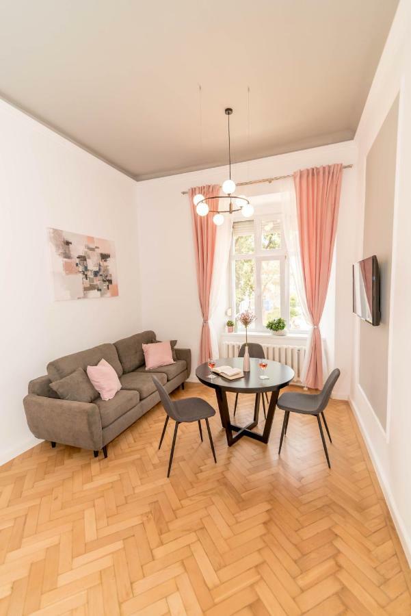 טימישוארה Central Premium Suites מראה חיצוני תמונה